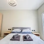 Pizza House Apartment Qerret 1 Min To Beach غوليم
