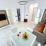 Pizza House Apartment Qerret 1 Min To Beach *