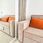Pizza House Apartment Qerret 1 Min To Beach شقة غوليم