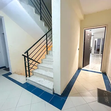 Pizza House Apartment Qerret 1 Min To Beach *