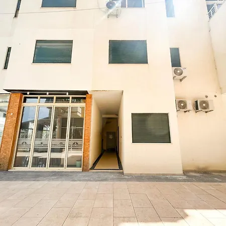Pizza House Apartment Qerret 1 Min To Beach غوليم