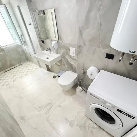 Shqiponja Διαμέρισμα Golem (Tirana)