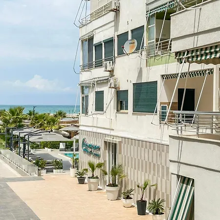 Pizza House Apartment Qerret 1 Min To Beach شقة