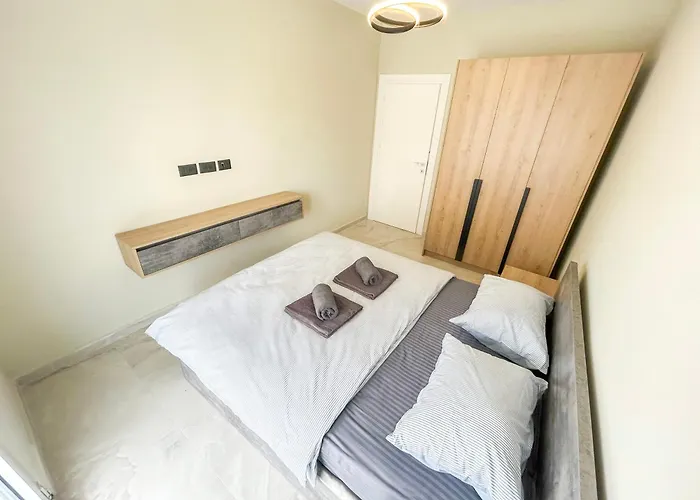 아파트 Shqiponja 골렘