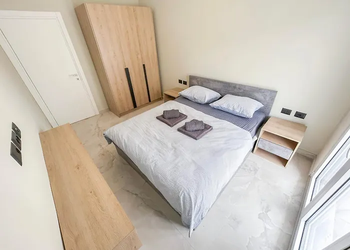 Shqiponja * 格勒姆